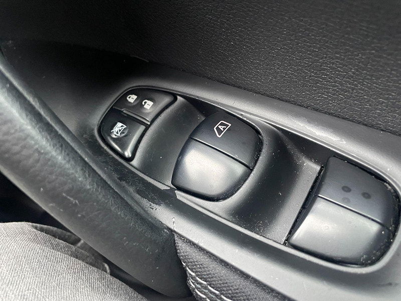 Nissan Qashqai 1.2 DIG-T Acenta 2WD Euro 6 (s/s) 5dr 5dr Manual 2025