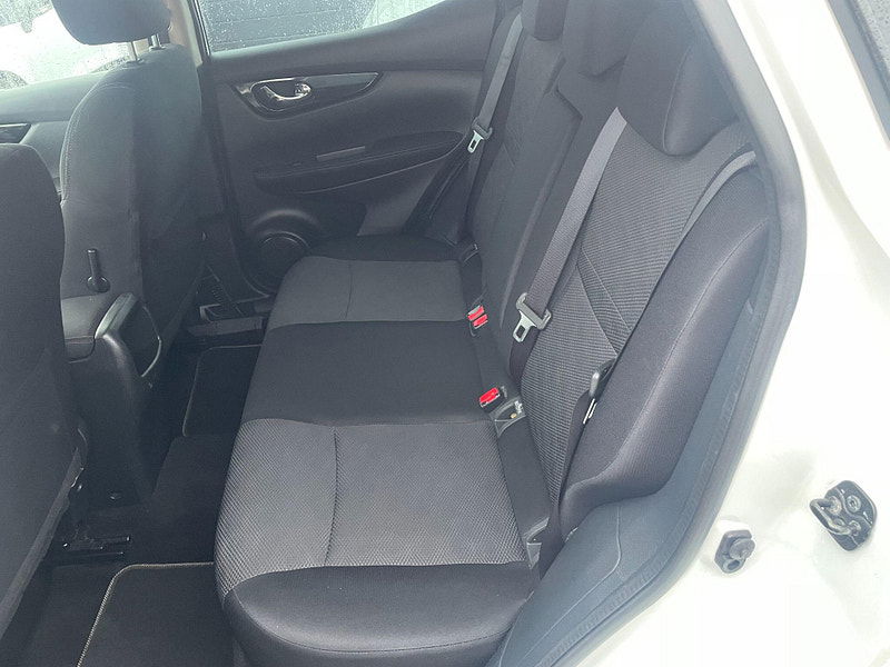 Nissan Qashqai 1.2 DIG-T Acenta 2WD Euro 6 (s/s) 5dr 5dr Manual 2025