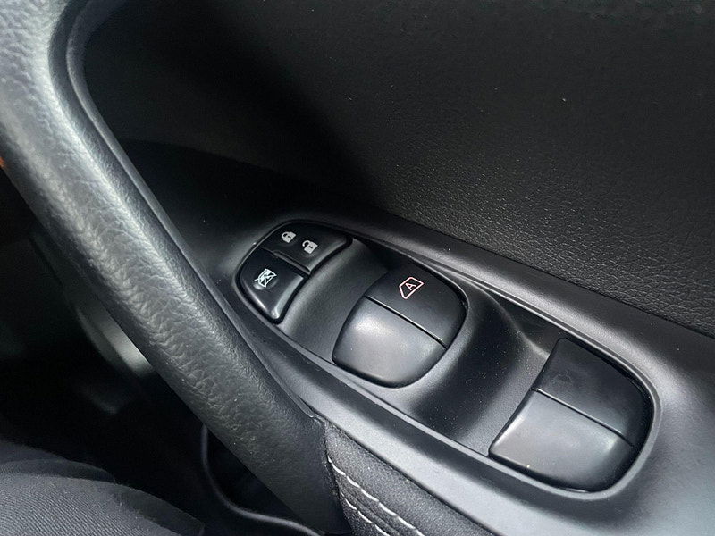 Nissan Qashqai 1.6 dCi n-tec 2WD Euro 6 (s/s) 5dr 5dr Manual 2025