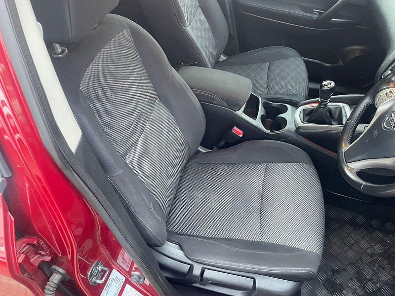 Nissan Qashqai 1.6 dCi n-tec 2WD Euro 6 (s/s) 5dr 5dr Manual 2025