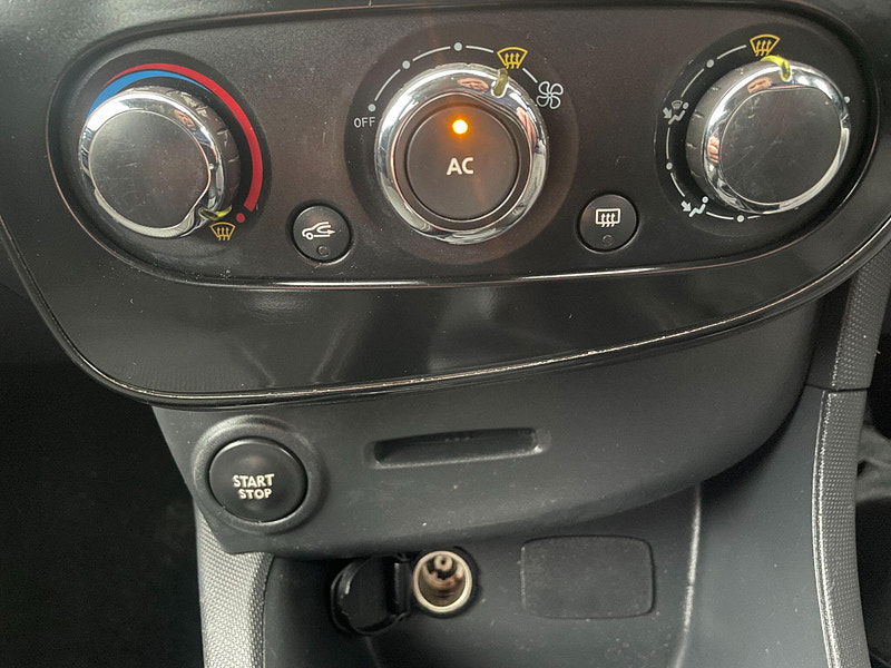 Renault Clio 0.9 TCe Dynamique MediaNav Euro 5 (s/s) 5dr 5dr Manual 2025