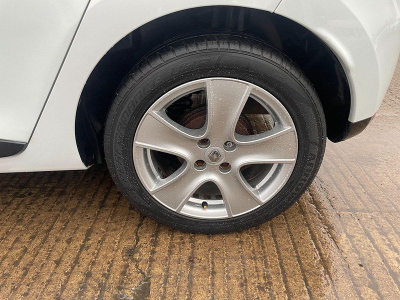 Renault Clio 0.9 TCe Dynamique MediaNav Euro 5 (s/s) 5dr 5dr Manual 2025