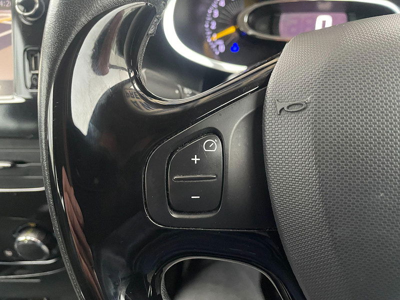 Renault Clio 0.9 TCe Dynamique MediaNav Euro 5 (s/s) 5dr 5dr Manual 2025