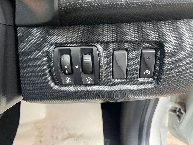 Renault Clio 0.9 TCe Dynamique MediaNav Euro 5 (s/s) 5dr 5dr Manual 2025