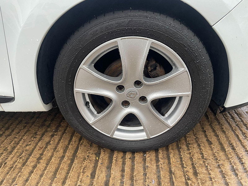 Renault Clio 0.9 TCe Dynamique MediaNav Euro 5 (s/s) 5dr 5dr Manual 2025