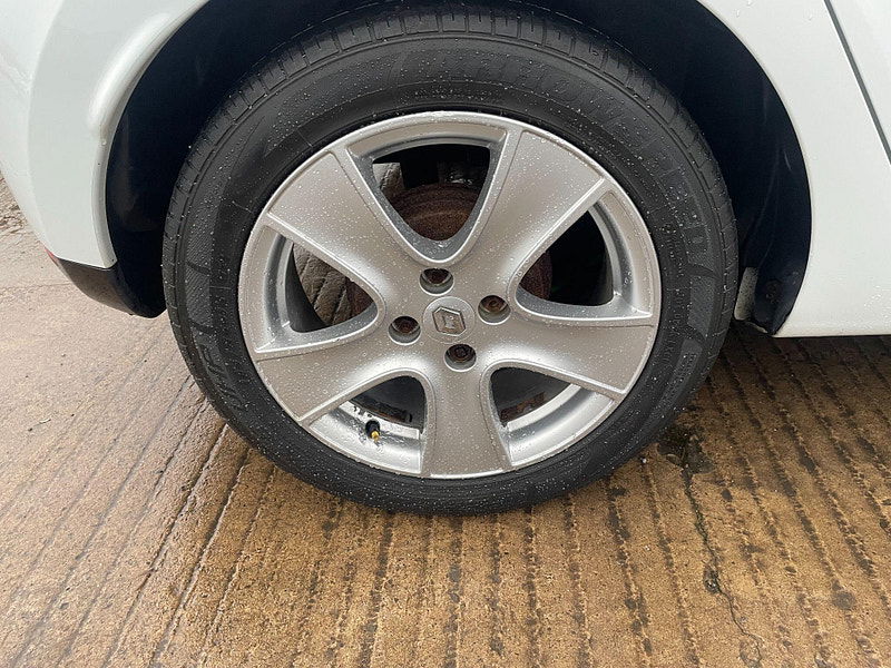 Renault Clio 0.9 TCe Dynamique MediaNav Euro 5 (s/s) 5dr 5dr Manual 2025