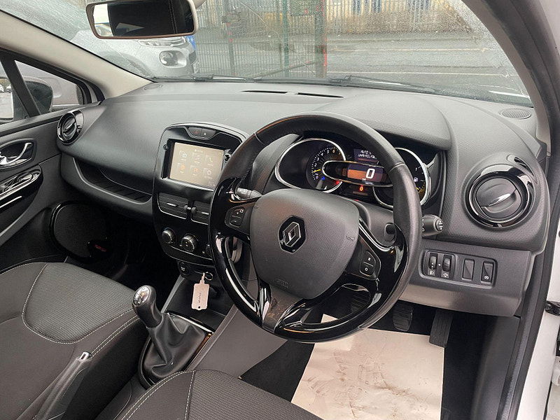 Renault Clio 0.9 TCe Dynamique MediaNav Euro 5 (s/s) 5dr 5dr Manual 2025