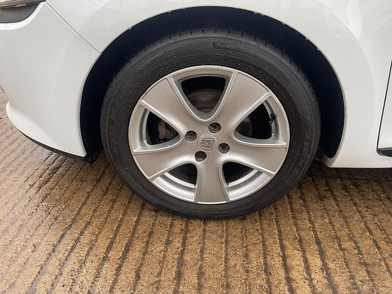 Renault Clio 0.9 TCe Dynamique MediaNav Euro 5 (s/s) 5dr 5dr Manual 2025