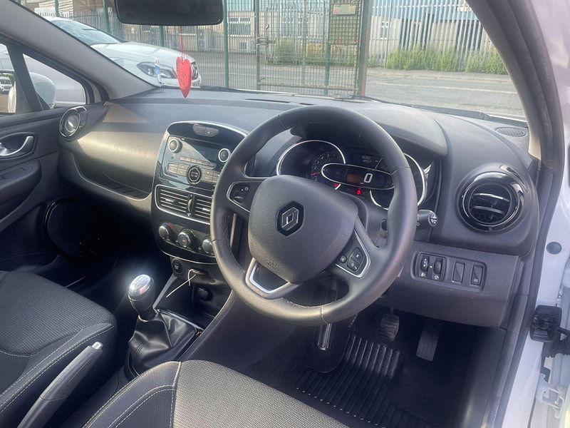 Renault Clio 0.9 TCe Play Euro 6 (s/s) 5dr 5dr Manual 2025
