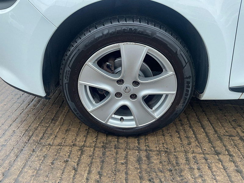 Renault Clio 1.2 16V Dynamique Nav Euro 6 5dr 5dr Manual 2026