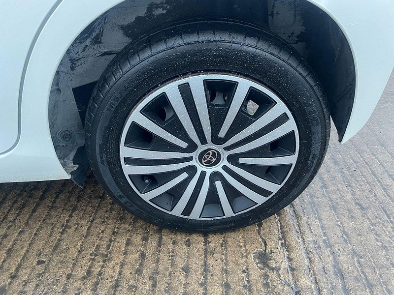 Toyota Aygo 1.0 VVT-i x-play Euro 6 (s/s) 5dr 5dr Manual 2025