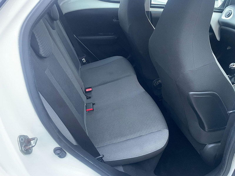 Toyota Aygo 1.0 VVT-i x-play Euro 6 (s/s) 5dr 5dr Manual 2025