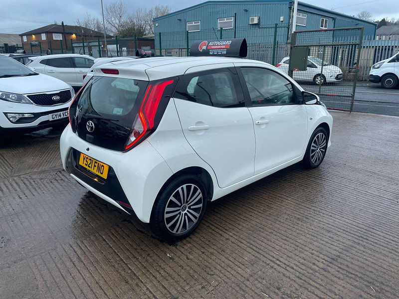 Toyota Aygo 1.0 VVT-i x-play Euro 6 (s/s) 5dr 5dr Manual 2025