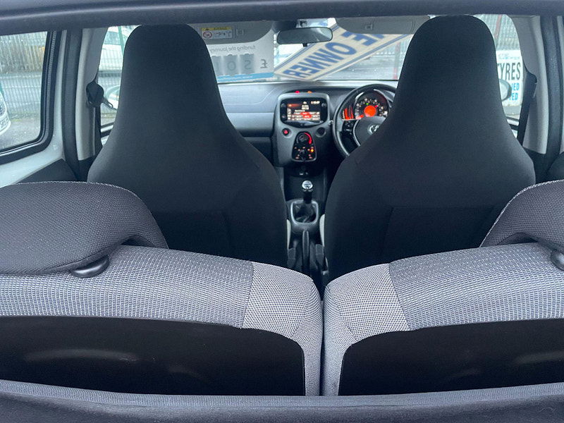 Toyota Aygo 1.0 VVT-i x-play Euro 6 (s/s) 5dr 5dr Manual 2025