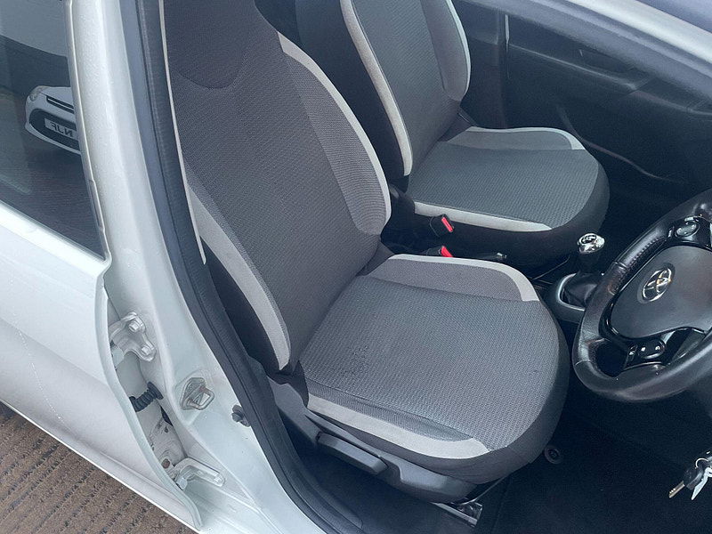 Toyota Aygo 1.0 VVT-i x-play Euro 6 (s/s) 5dr 5dr Manual 2025