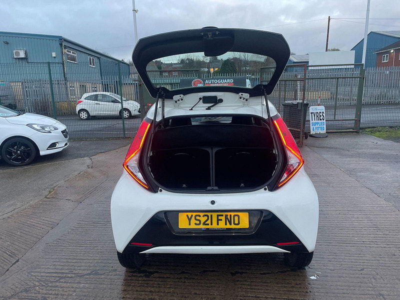 Toyota Aygo 1.0 VVT-i x-play Euro 6 (s/s) 5dr 5dr Manual 2025