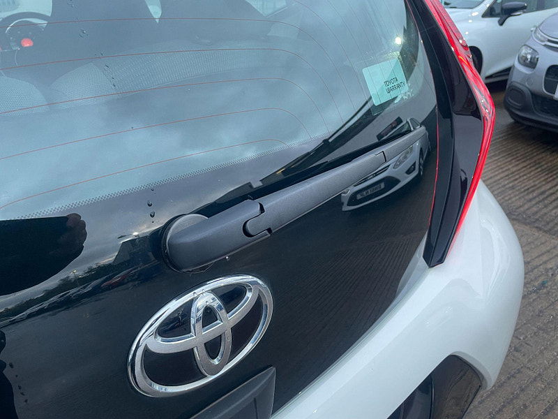 Toyota Aygo 1.0 VVT-i x-play Euro 6 (s/s) 5dr 5dr Manual 2025