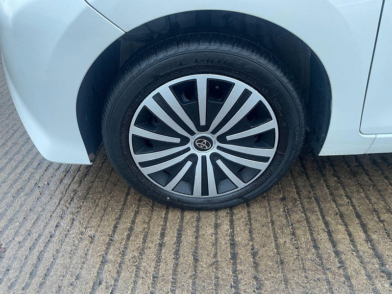 Toyota Aygo 1.0 VVT-i x-play Euro 6 (s/s) 5dr 5dr Manual 2025