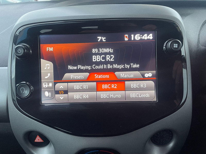 Toyota Aygo 1.0 VVT-i x-play Euro 6 (s/s) 5dr 5dr Manual 2025