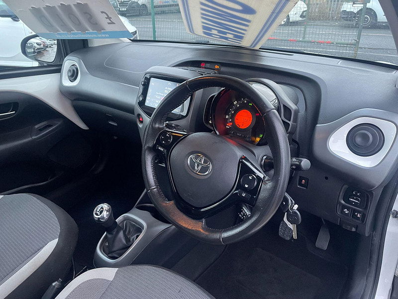 Toyota Aygo 1.0 VVT-i x-play Euro 6 (s/s) 5dr 5dr Manual 2025