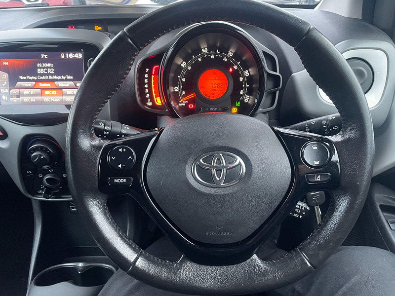 Toyota Aygo 1.0 VVT-i x-play Euro 6 (s/s) 5dr 5dr Manual 2025