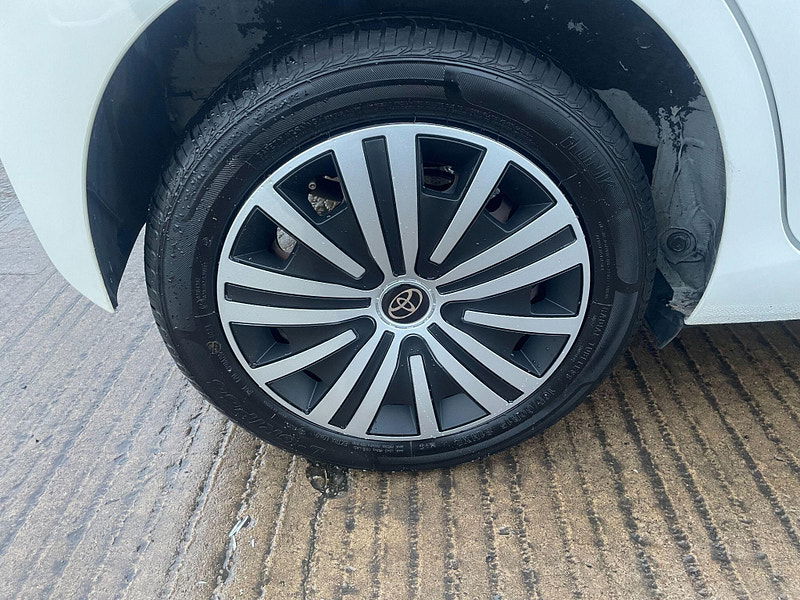 Toyota Aygo 1.0 VVT-i x-play Euro 6 (s/s) 5dr 5dr Manual 2025