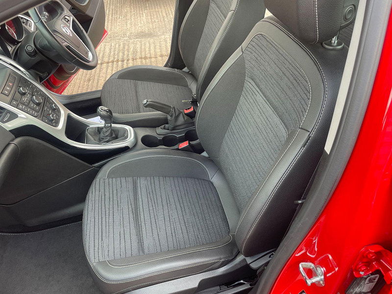 Vauxhall Astra 1.4 16v Excite Euro 5 5dr 5dr Manual 2025