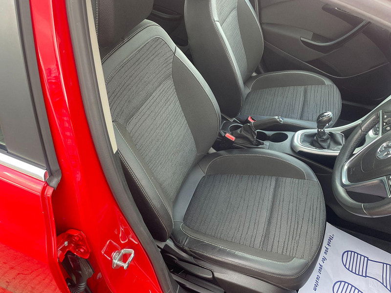 Vauxhall Astra 1.4 16v Excite Euro 5 5dr 5dr Manual 2025