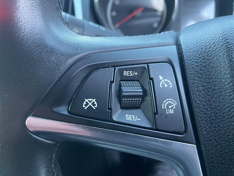 Vauxhall Astra 1.4i Excite Euro 6 5dr 5dr Manual 2026