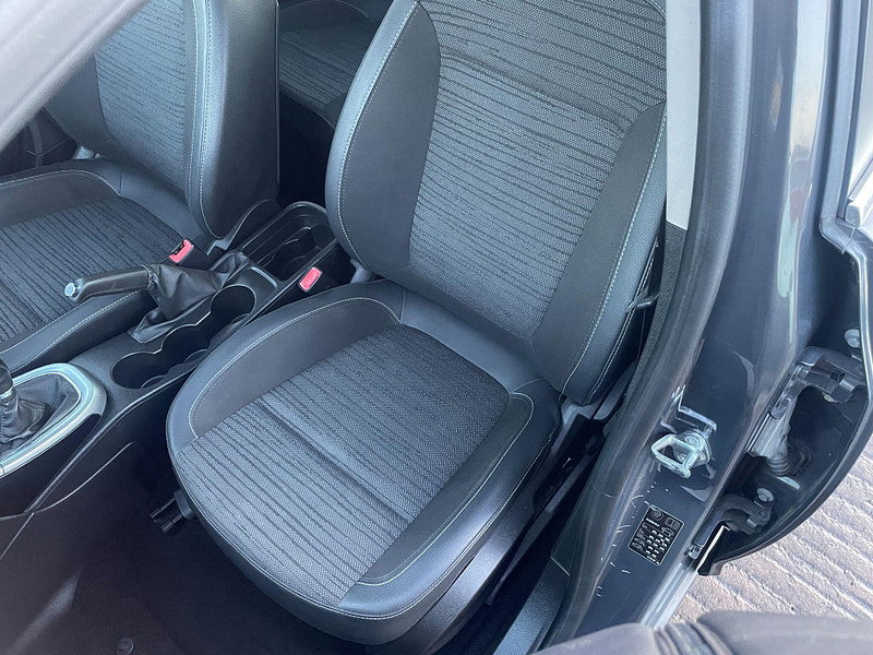 Vauxhall Astra 1.4i Excite Euro 6 5dr 5dr Manual 2026