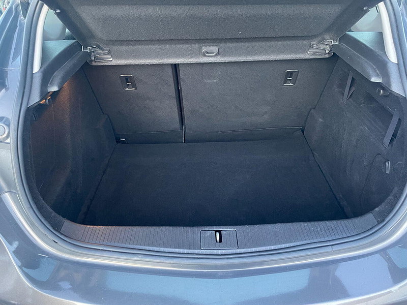 Vauxhall Astra 1.4i Excite Euro 6 5dr 5dr Manual 2026