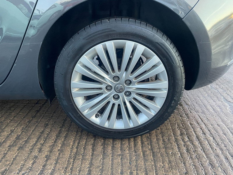 Vauxhall Astra 1.4i Excite Euro 6 5dr 5dr Manual 2026