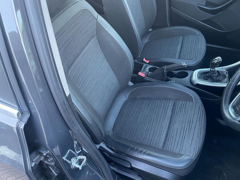 Vauxhall Astra 1.4i Excite Euro 6 5dr 5dr Manual 2026