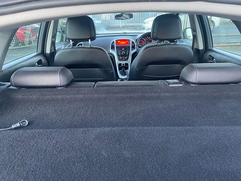 Vauxhall Astra 1.4i Excite Euro 6 5dr 5dr Manual 2026