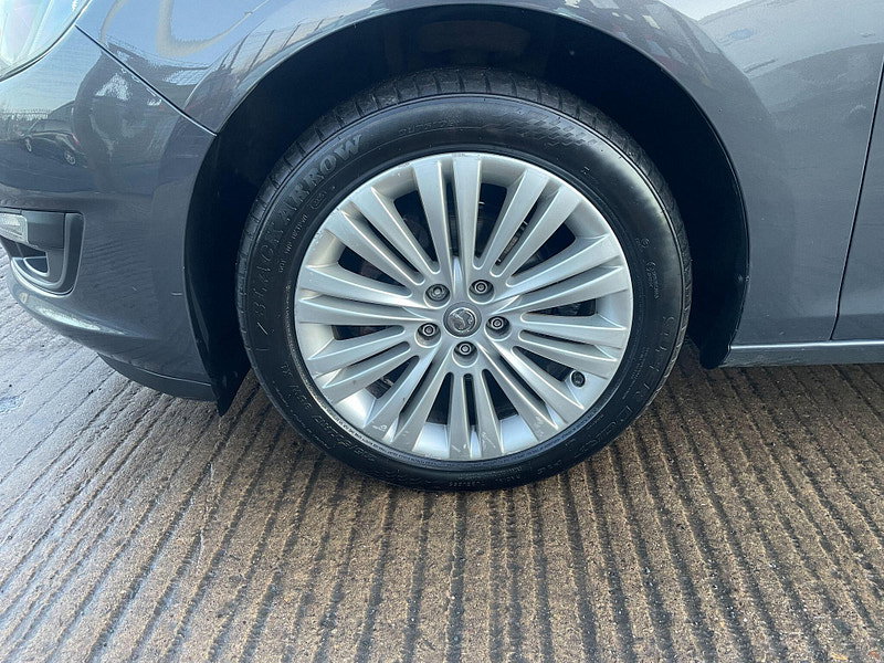 Vauxhall Astra 1.4i Excite Euro 6 5dr 5dr Manual 2026