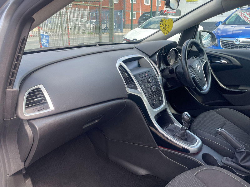 Vauxhall Astra 1.6i SRi Euro 6 5dr 5dr Manual 2025