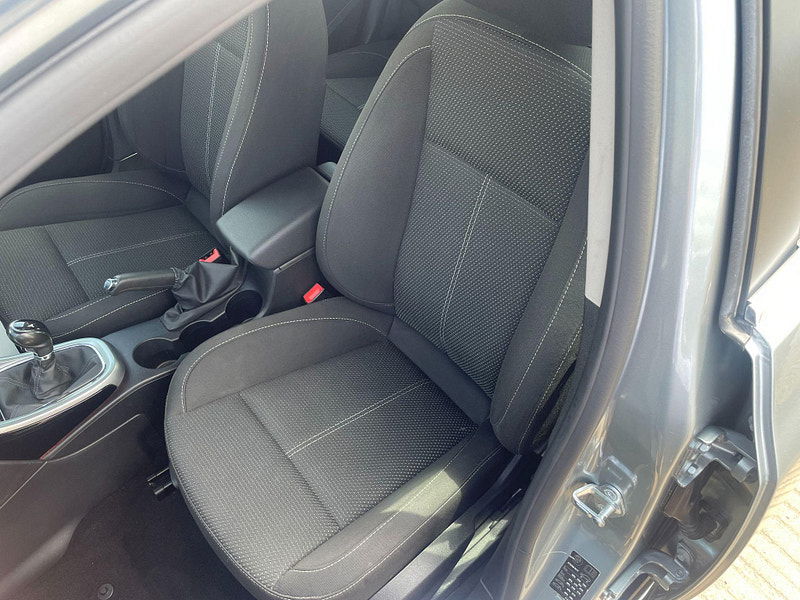 Vauxhall Astra 1.6i SRi Euro 6 5dr 5dr Manual 2025