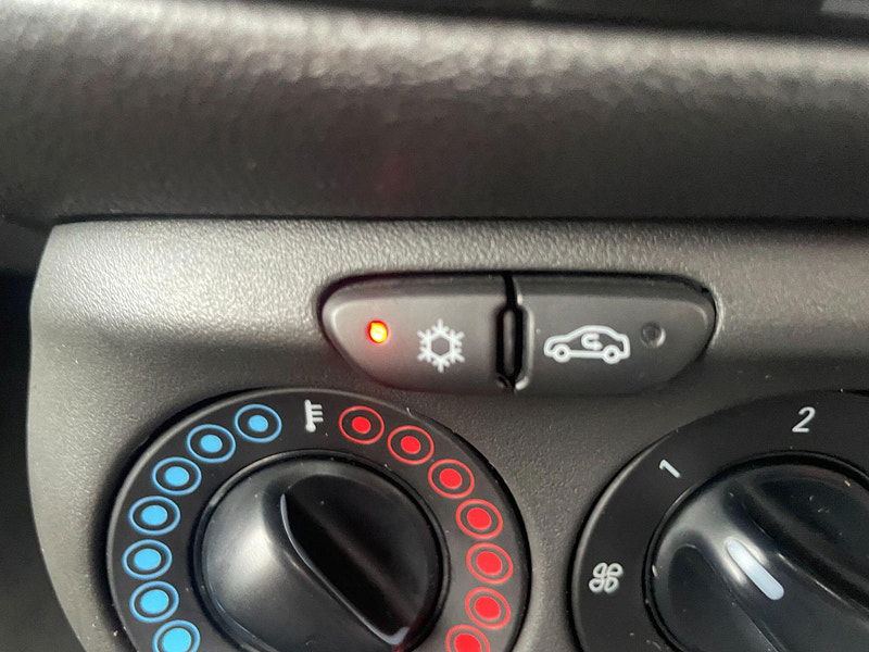 Vauxhall Corsa 1.4i ecoFLEX Energy Euro 6 3dr (a/c) 3dr Manual 2025