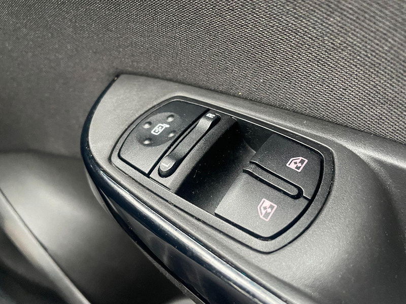 Vauxhall Corsa 1.4i ecoFLEX Energy Euro 6 3dr (a/c) 3dr Manual 2025