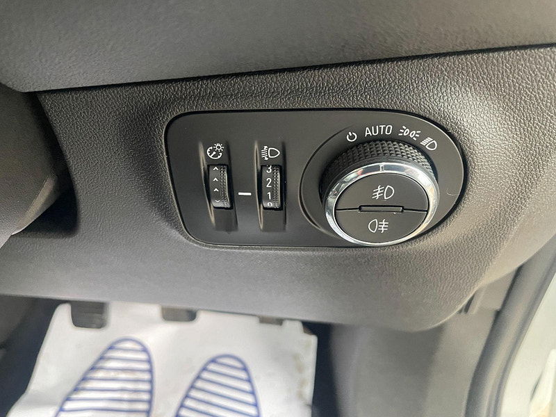 Vauxhall Corsa 1.4i ecoFLEX Energy Euro 6 3dr (a/c) 3dr Manual 2025