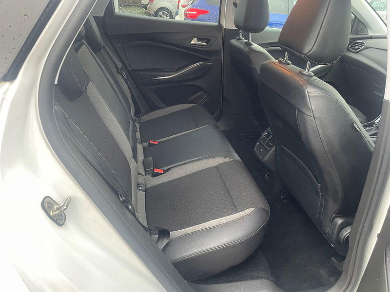 Vauxhall Grandland X 1.2 Turbo SRi Nav Auto Euro 6 (s/s) 5dr 5dr Automatic 2026
