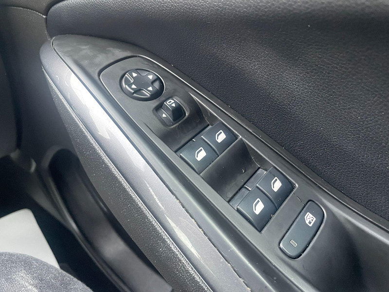 Vauxhall Grandland X 1.2 Turbo SRi Nav Auto Euro 6 (s/s) 5dr 5dr Automatic 2026