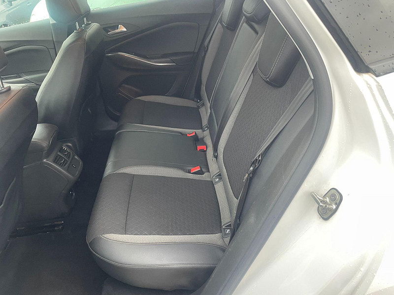 Vauxhall Grandland X 1.2 Turbo SRi Nav Auto Euro 6 (s/s) 5dr 5dr Automatic 2026