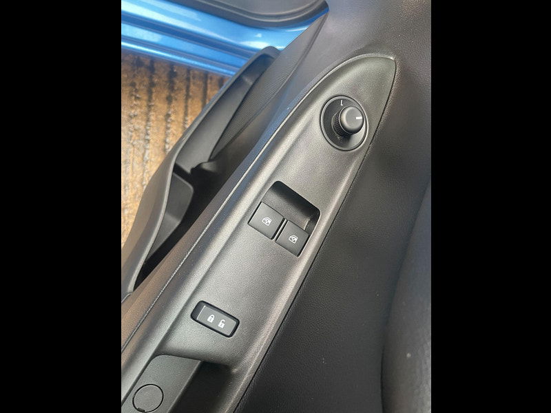 Vauxhall Viva 1.0i SE Euro 6 5dr 5dr Manual 2026