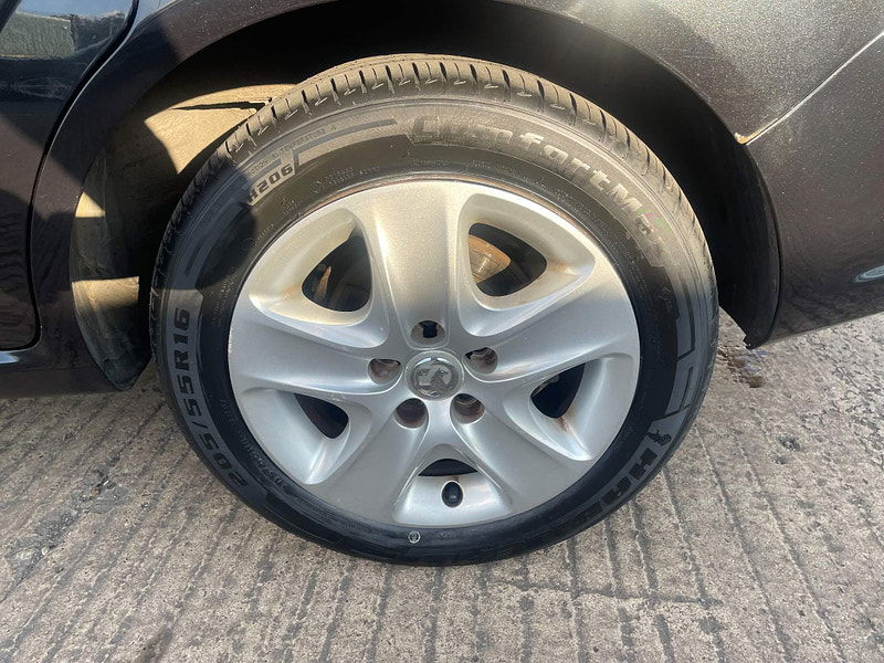 Vauxhall Zafira 1.6 16V Exclusiv Euro 5 5dr 5dr Manual 2025