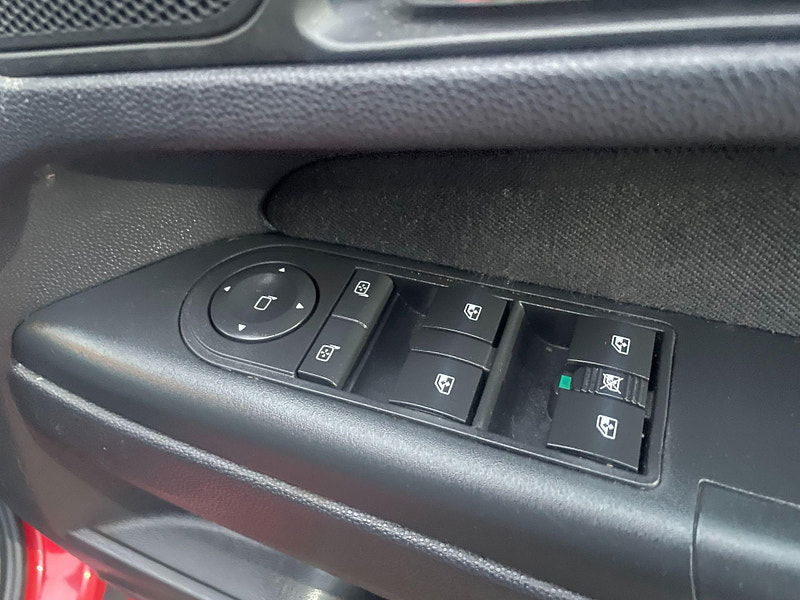Vauxhall Zafira 1.8 16V Design Euro 5 5dr (SNav) 5dr Manual 2025