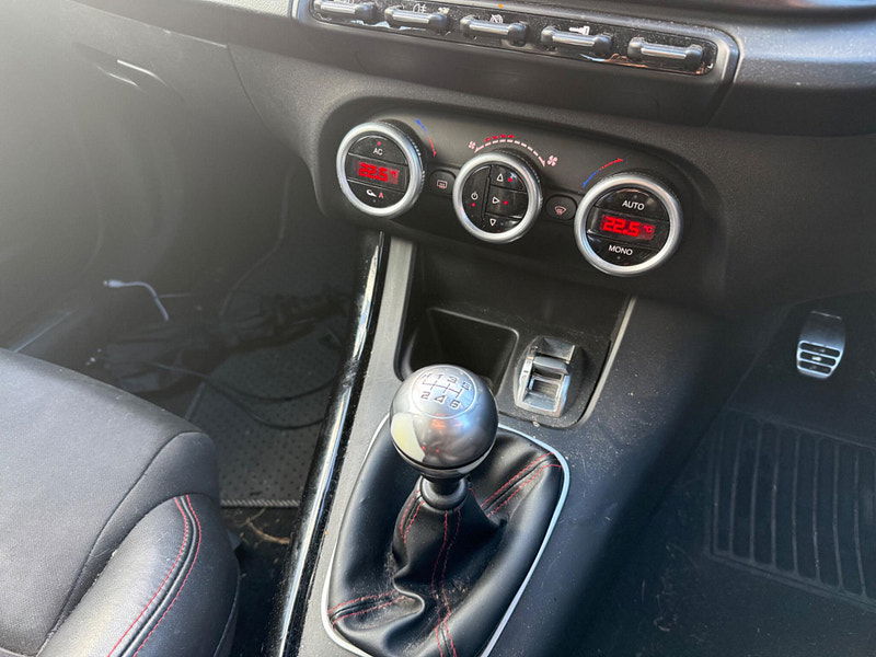 Alfa Romeo Giulietta 2.0 JTDM-2 Veloce Euro 5 (s/s) 5dr 5dr Manual 2025