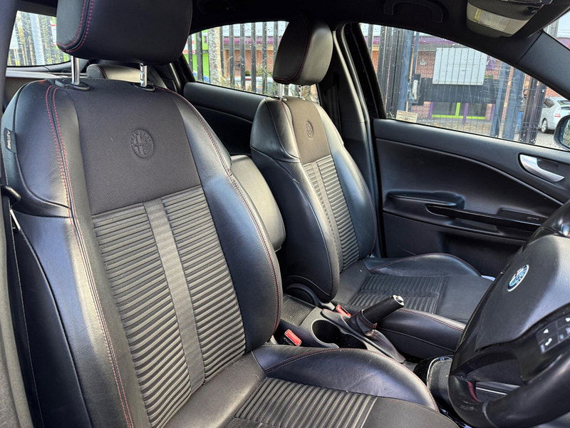 Alfa Romeo Giulietta 2.0 JTDM-2 Veloce Euro 5 (s/s) 5dr 5dr Manual 2025