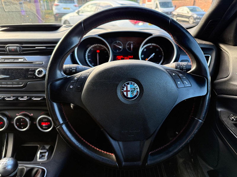 Alfa Romeo Giulietta 2.0 JTDM-2 Veloce Euro 5 (s/s) 5dr 5dr Manual 2025