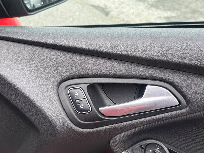 Ford Focus 1.5T EcoBoost Zetec S Red Edition Euro 6 (s/s) 5dr 5dr Manual 2026